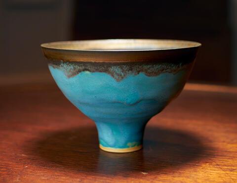 Dame Lucie Rie - Footed Bowl - Lyon & Turnbull - MODERN MADE April 2023.jpg