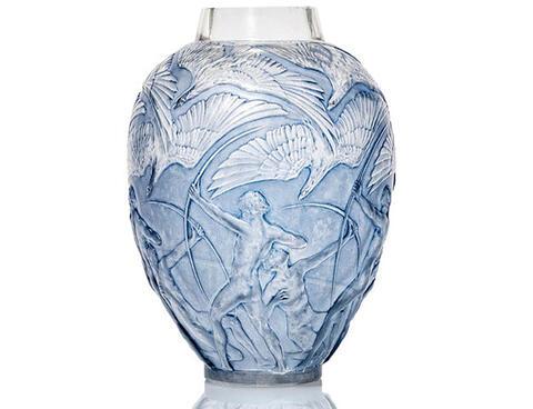 Square RENÉ LALIQUE ARCHERS VASE, NO. 893 - LYON & TURNBULL.jpg